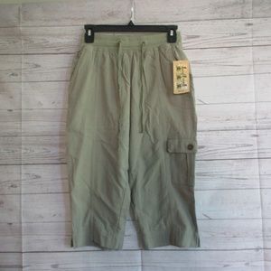 NWT - PALM GROVE green cute Capri - sz PS